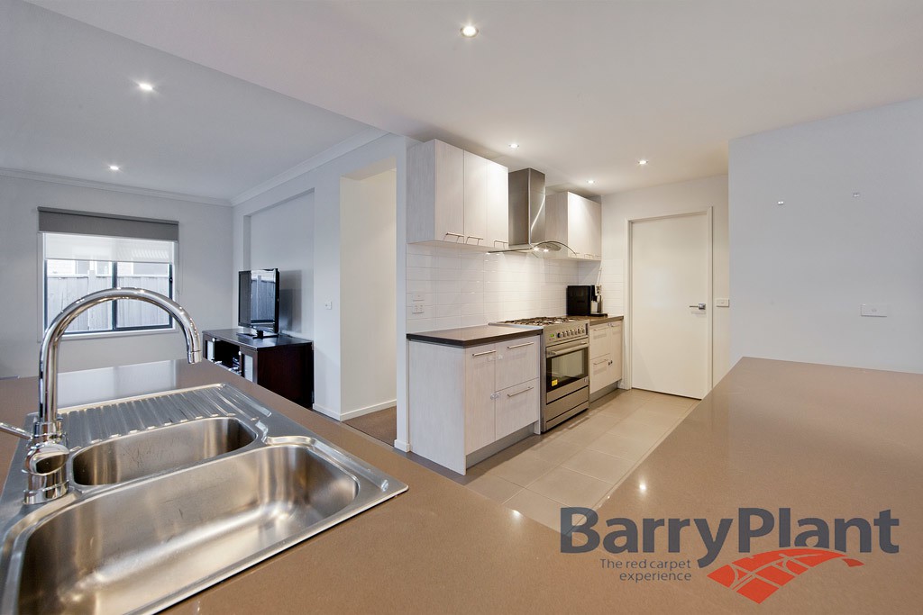 74 Yuruga Boulevard, Point Cook, VIC 3030 - Thumbnail 2 - 07/02/2022