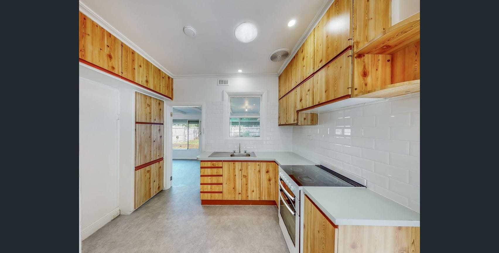75 Gordon Street, Newport, VIC 3015, Newport - Thumbnail 2