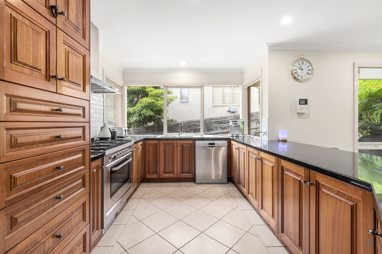 75 Kalbar Road, Eltham, VIC 3095 - Thumbnail 1 - 01/12/2021