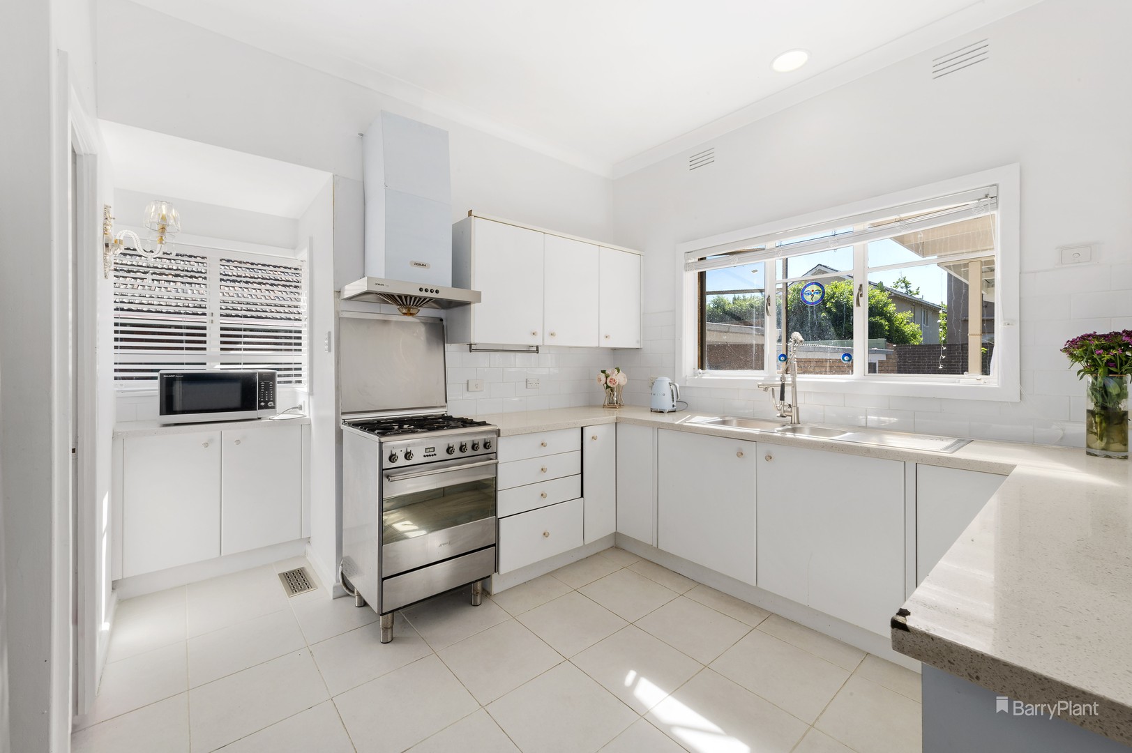 75 Panoramic  Road, Balwyn North, VIC 3104 - Thumbnail 2 - 31/01/2022