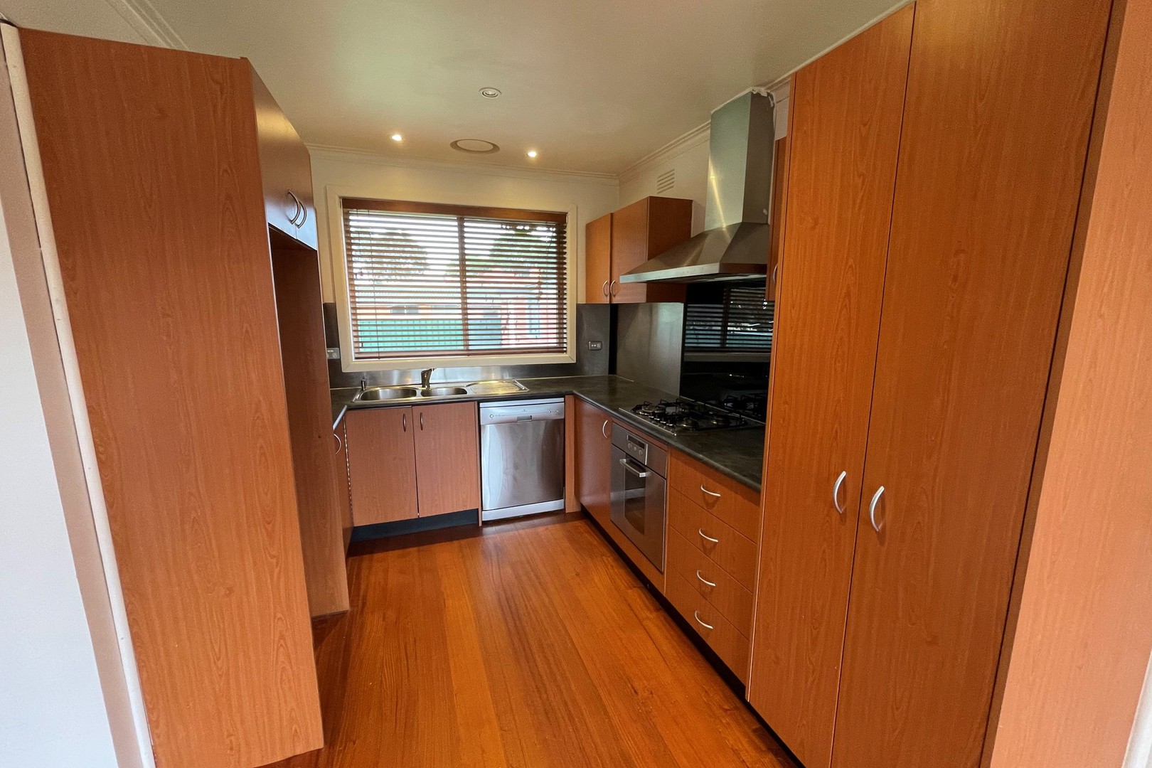 75 Rathcown Road, Reservoir, VIC 3073, Reservoir - Thumbnail 2
