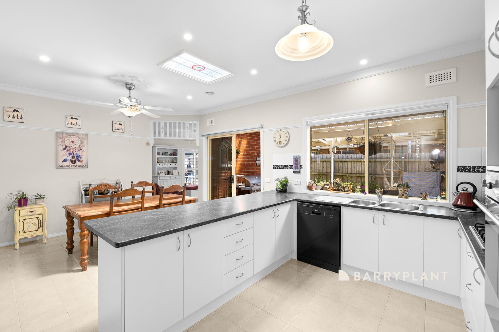 75 Sandalwood Drive, Pakenham, VIC 3810, Pakenham - Thumbnail 5