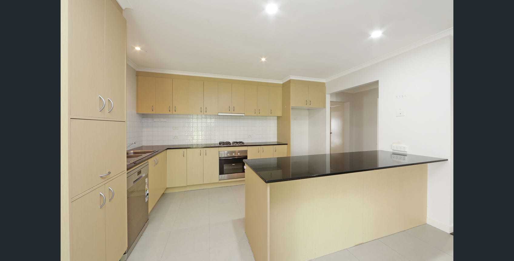 75 Sovereign Manors Crescent, Rowville, VIC 3178 - Thumbnail 2 - 16/08/2024