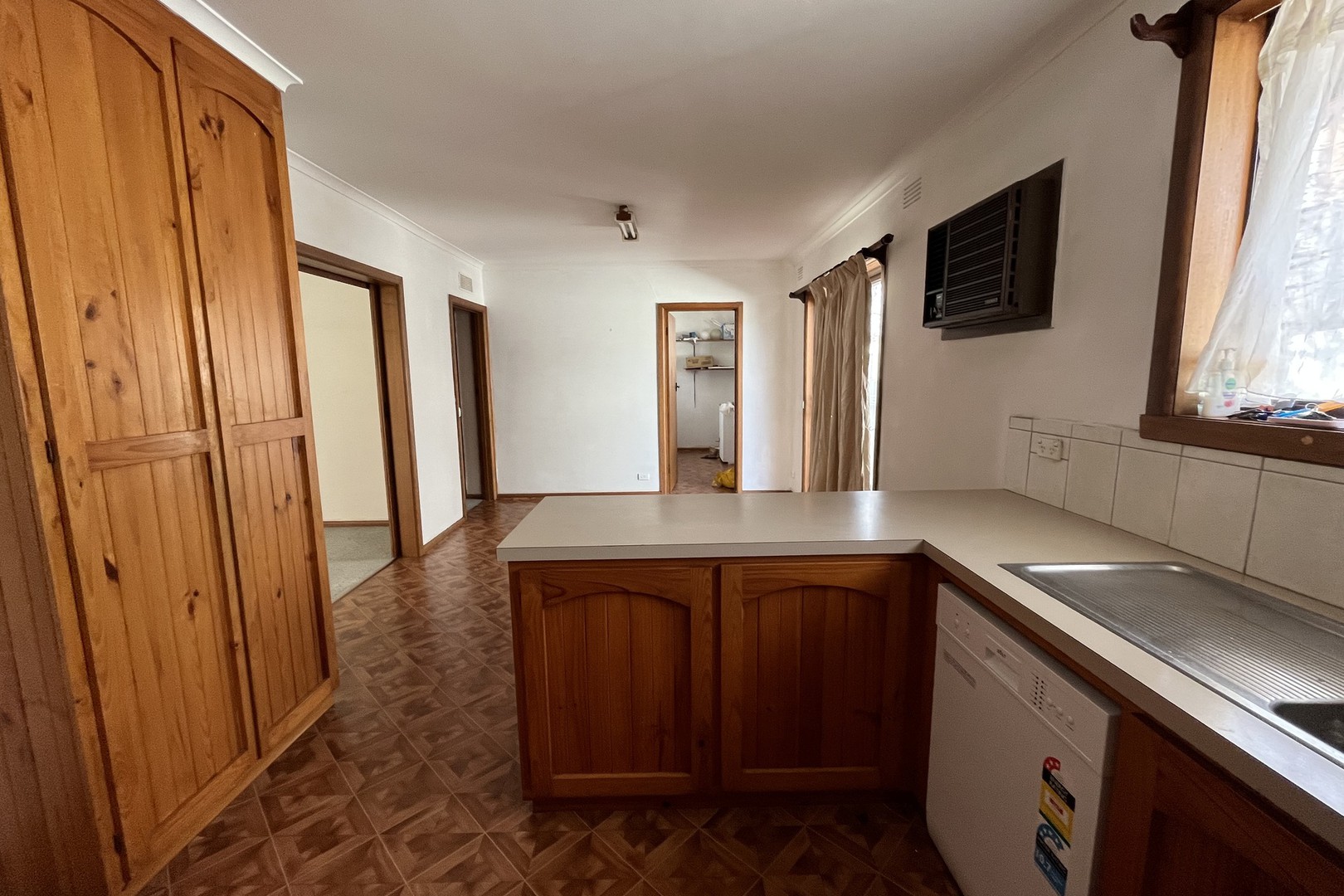 75B Broadhurst Avenue, Reservoir, VIC 3073, Reservoir - Thumbnail 3