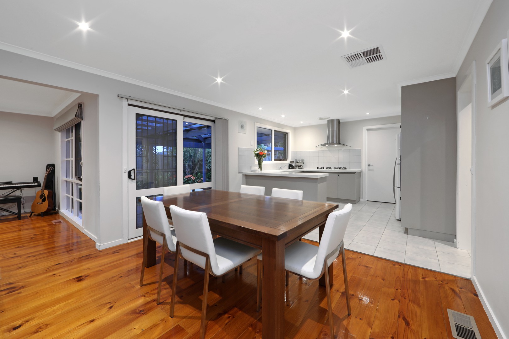 76 Balladonia Road, Rowville, VIC 3178, Rowville - Thumbnail 3
