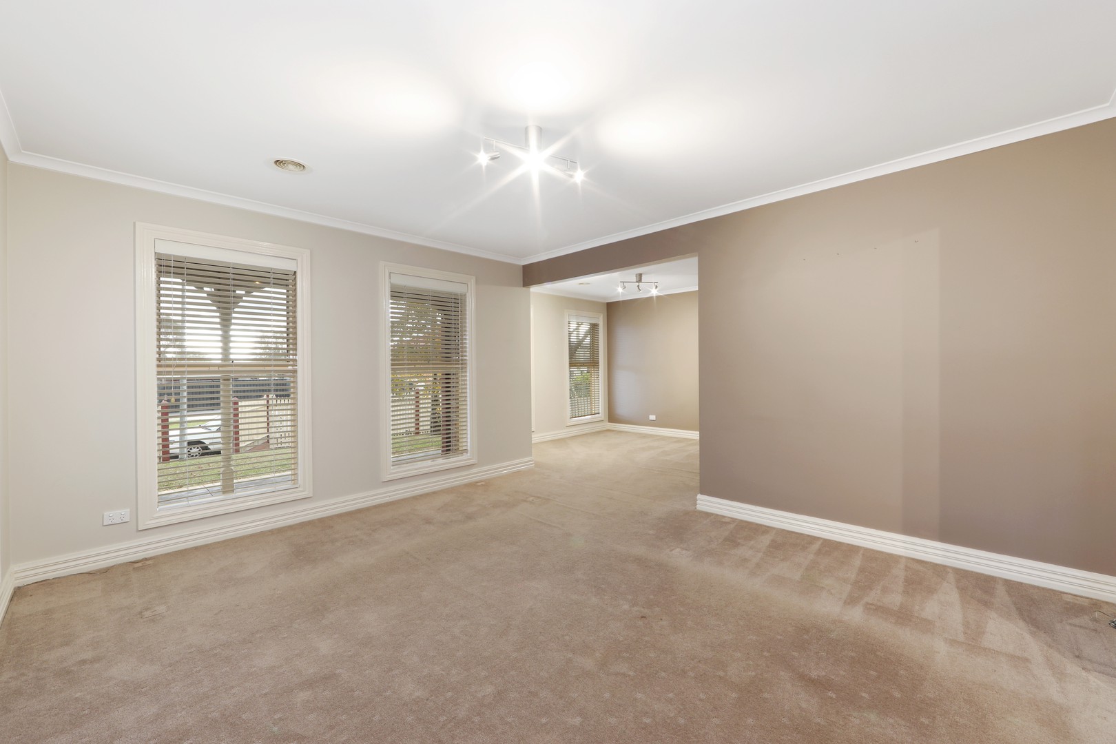 76 Heany Park Road, Rowville, VIC 3178, Rowville - Thumbnail 3
