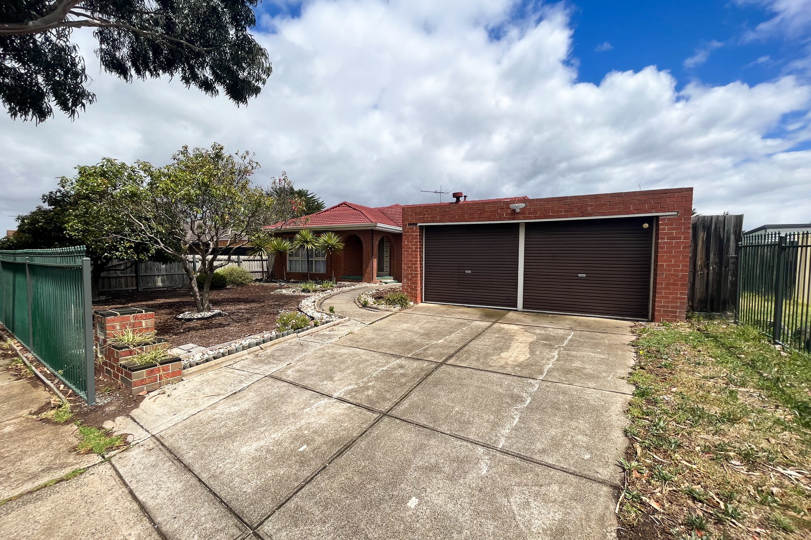 76 James Cook Drive, Melton West, VIC 3337 - Thumbnail 1 - 03/12/2025