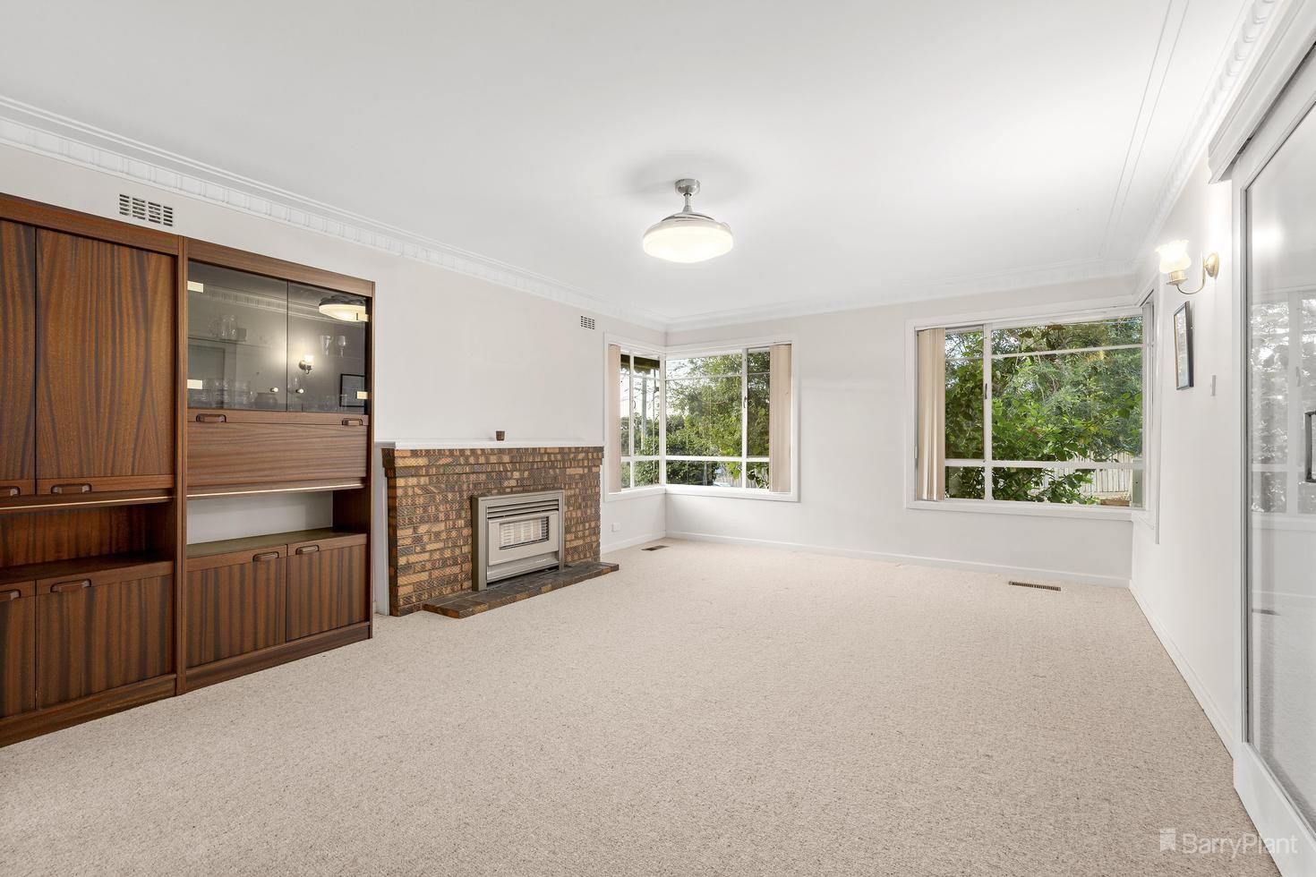 76 Latrobe Street, Bulleen, VIC 3105, Bulleen - Thumbnail 2