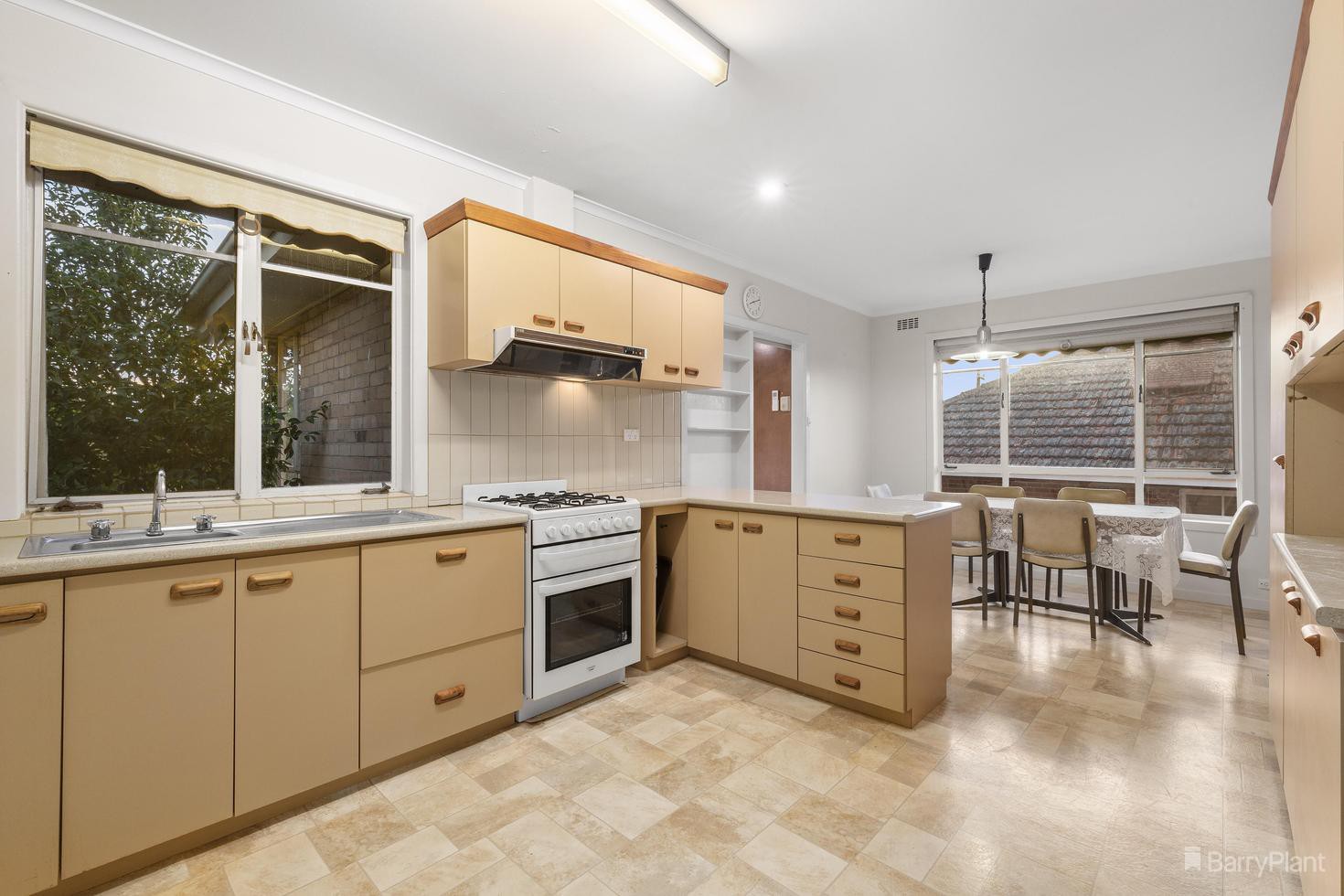 76 Latrobe Street, Bulleen, VIC 3105, Bulleen - Thumbnail 3