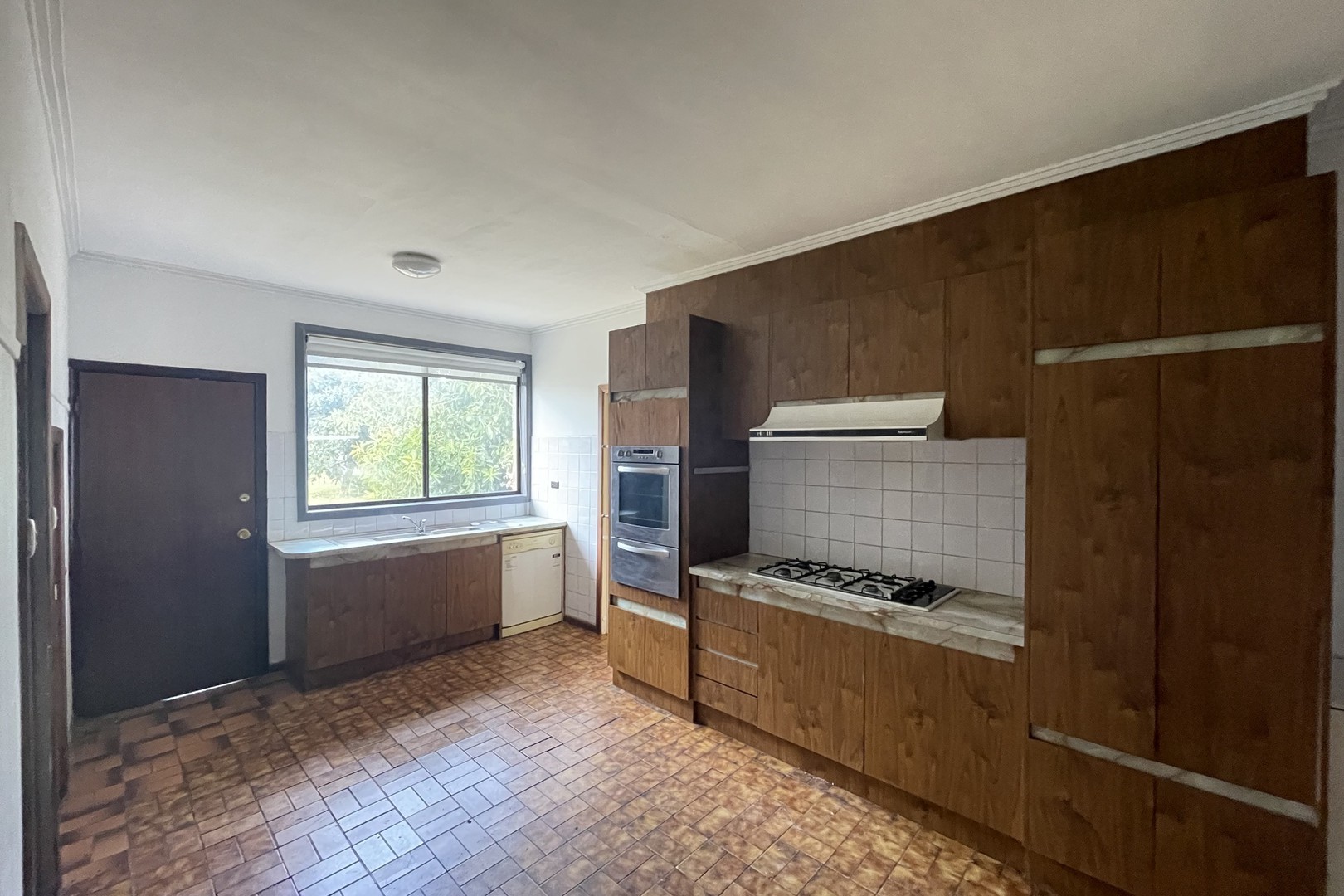 76 Pine Street, Reservoir, VIC 3073, Reservoir - Thumbnail 4