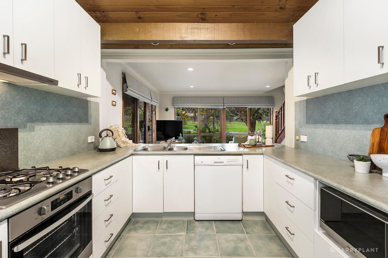 76 St Clems Road, Doncaster East, VIC 3109, Doncaster East - Thumbnail 3