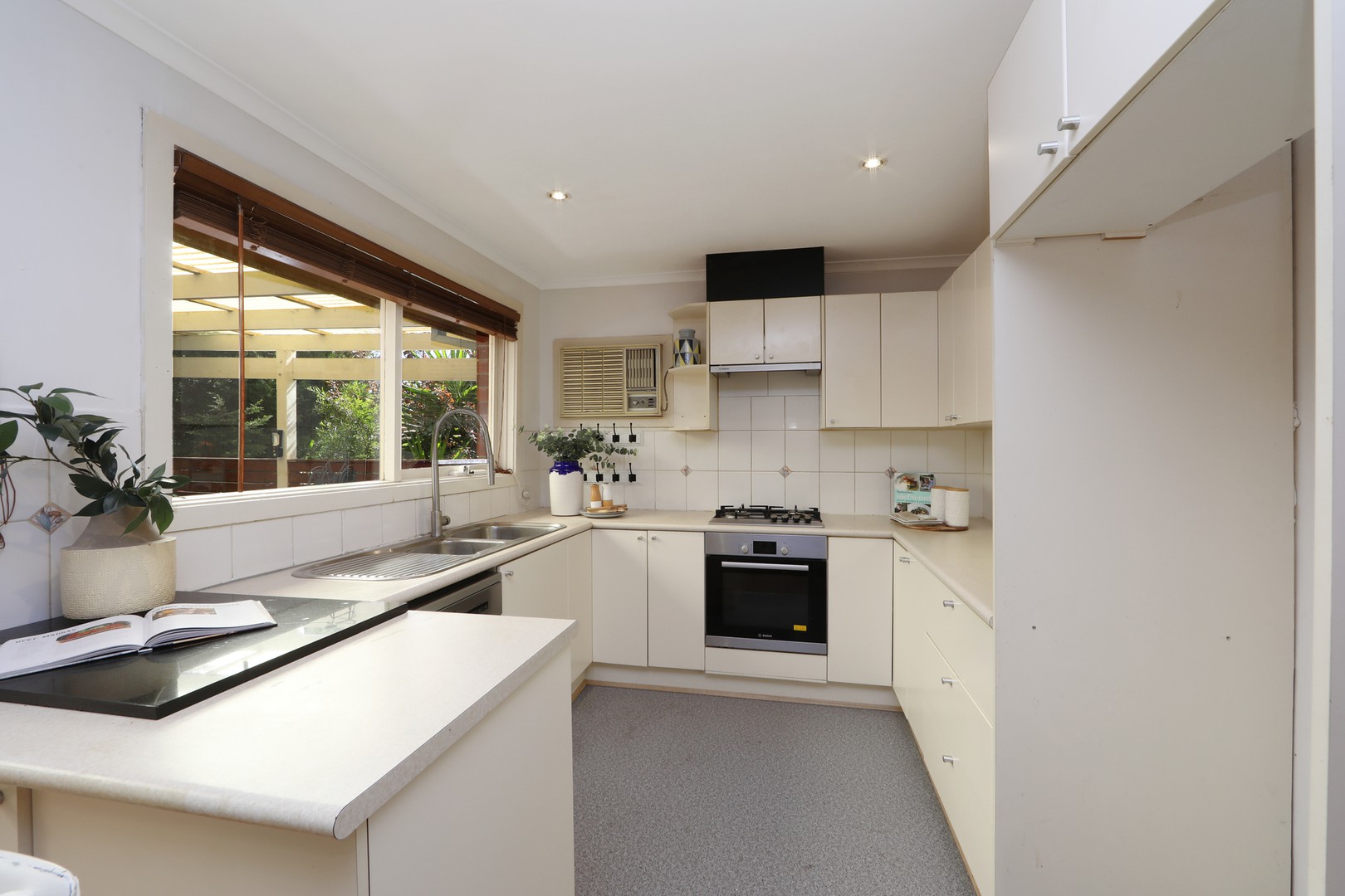 76 Sullivan Avenue, Lysterfield, VIC 3156 - Thumbnail 1 - 18/03/2022