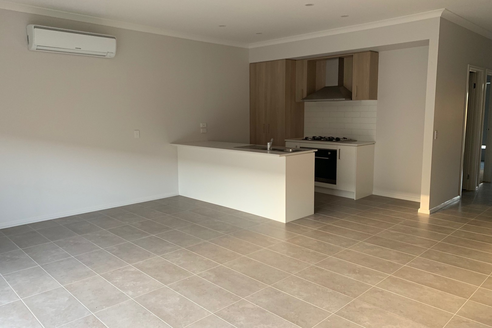 76 Treeve Parkway, Werribee, VIC 3030, Werribee - Thumbnail 3