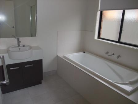 76 Villiers Drive, Point Cook, VIC 3030, Point Cook - Thumbnail 5