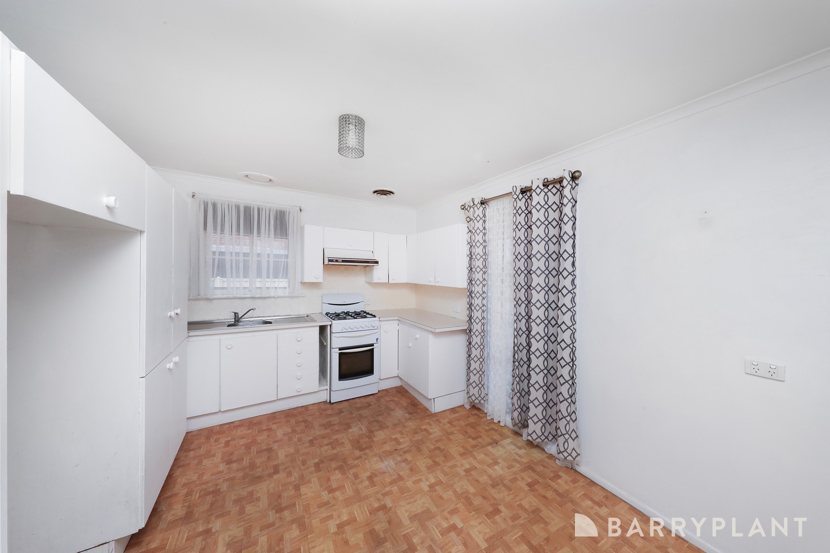 76 Warmington Road, Sunshine West, VIC 3020, Sunshine West - Thumbnail 3