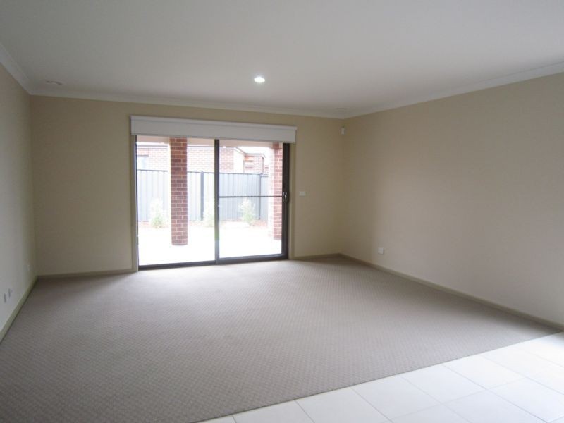 76 Wattletree Street, Craigieburn, VIC 3064, Craigieburn - Thumbnail 4