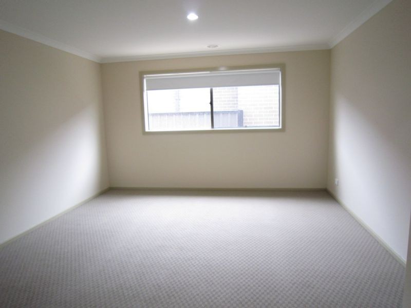 76 Wattletree Street, Craigieburn, VIC 3064, Craigieburn - Thumbnail 5