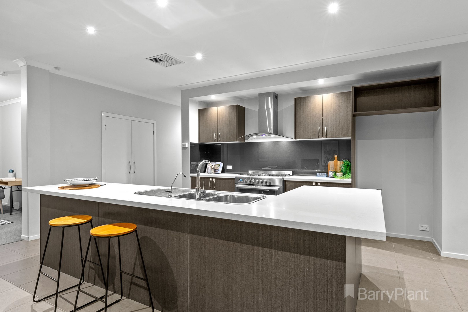 76 Webster Way, Pakenham, VIC 3810, Pakenham - Thumbnail 3