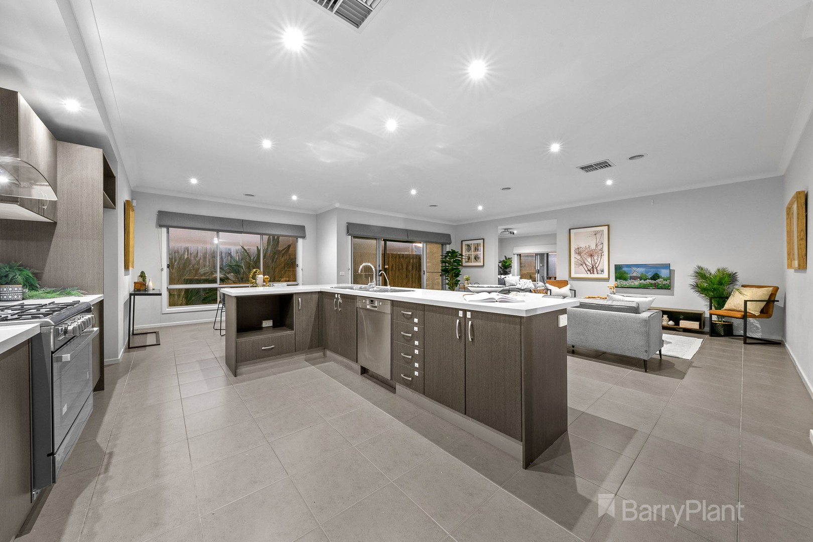 76 Webster Way, Pakenham, VIC 3810, Pakenham - Thumbnail 4