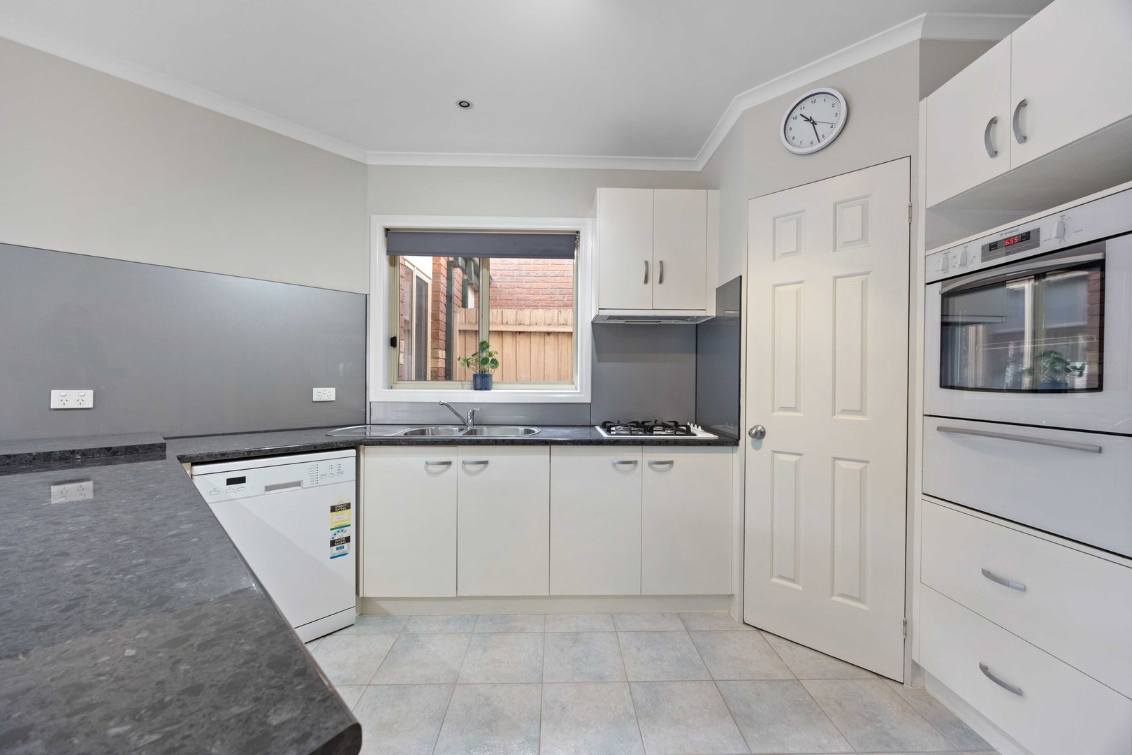 76 Yeats Drive, Delahey, VIC 3037, Delahey - Thumbnail 4