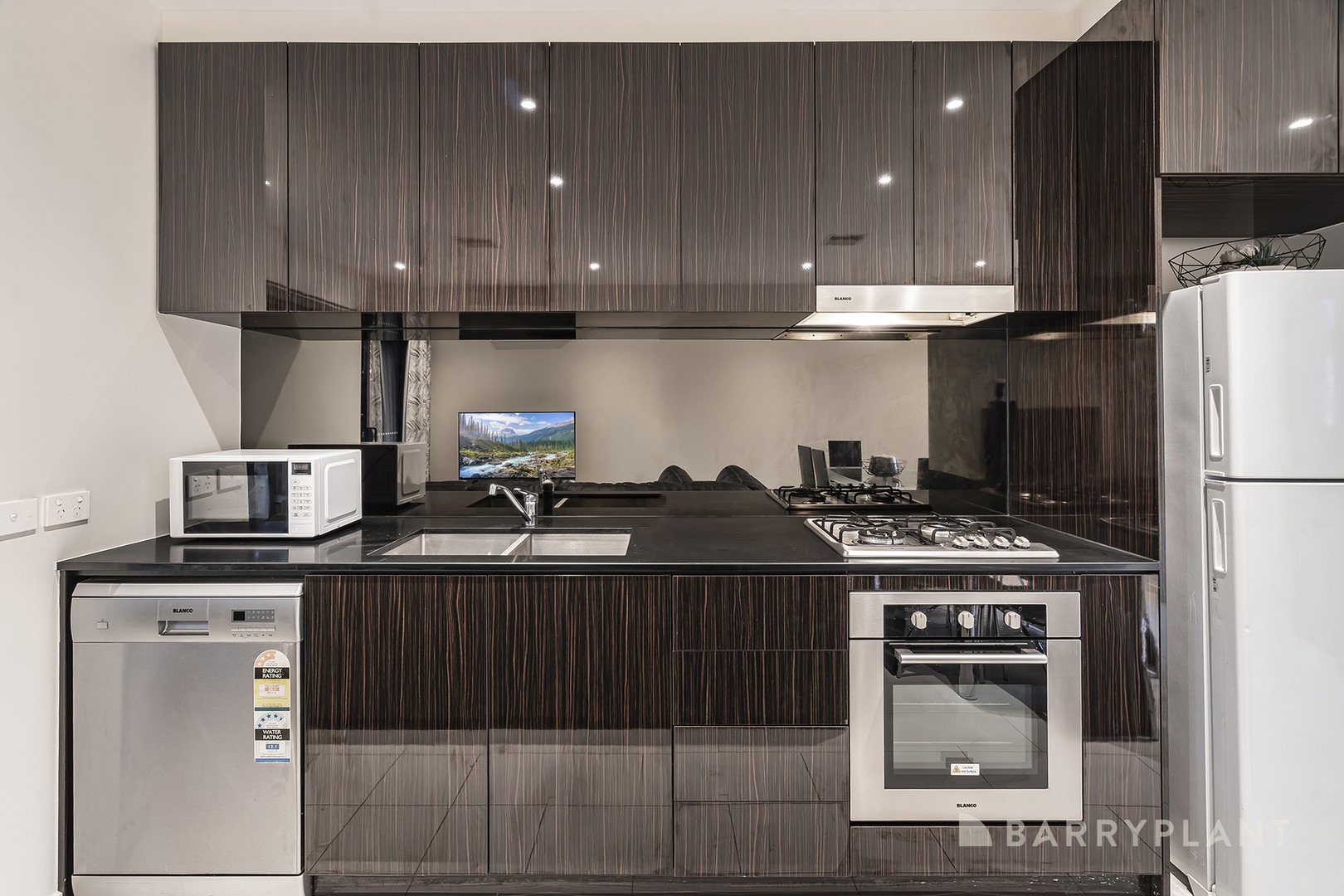 77 Belsay Chase, Chirnside Park, VIC 3116, Chirnside Park - Thumbnail 3