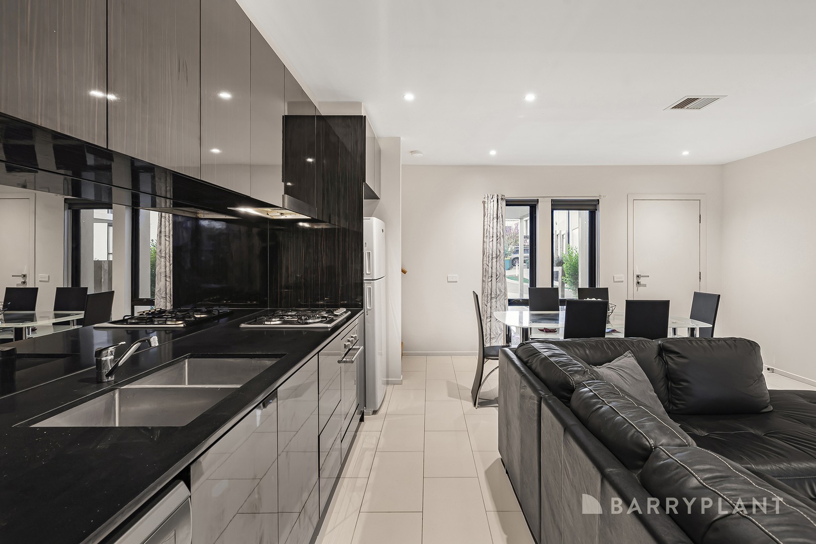 77 Belsay Chase, Chirnside Park, VIC 3116, Chirnside Park - Thumbnail 4