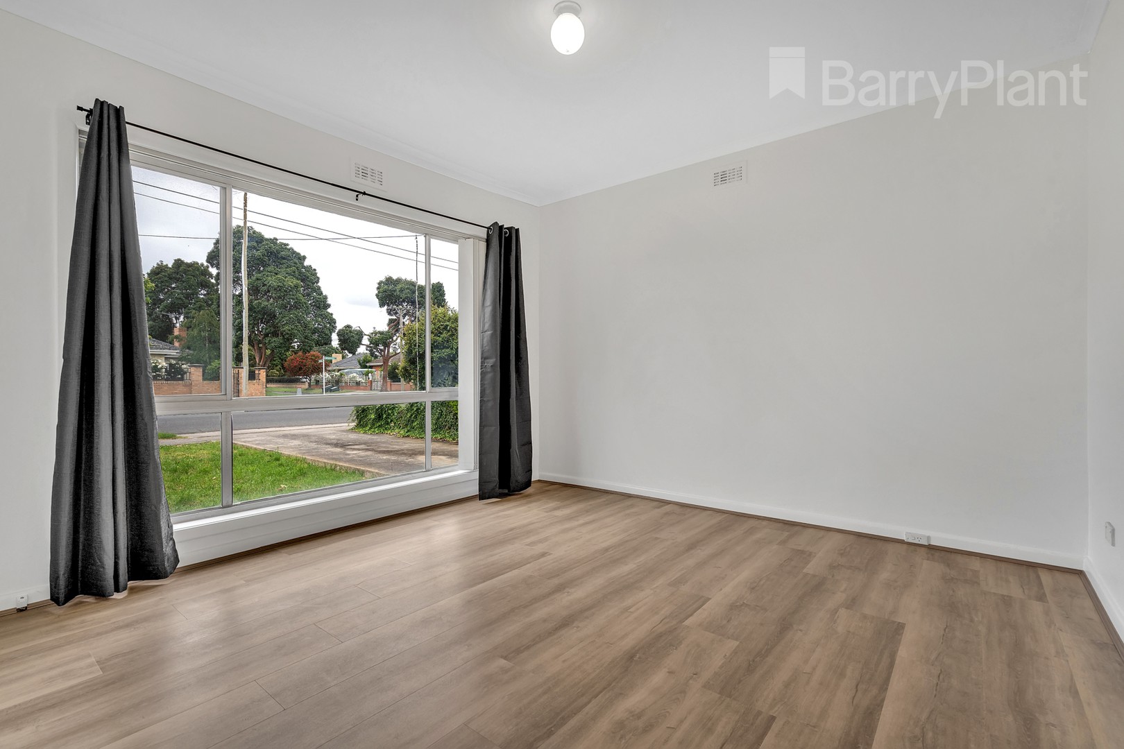 77 Broadhurst Avenue, Reservoir, VIC 3073, Reservoir - Thumbnail 5