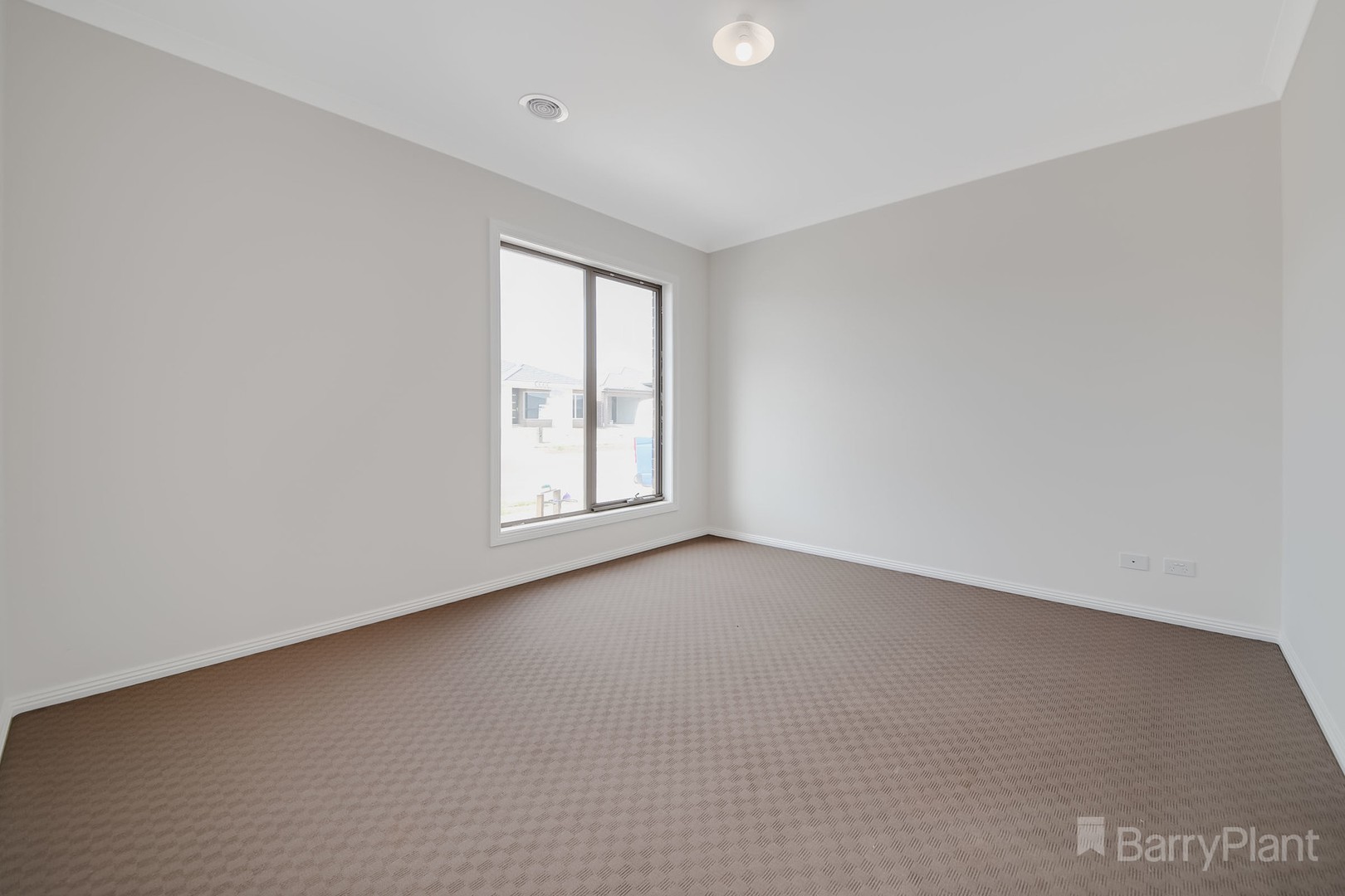 77 Clydevale Avenue, Clyde North, VIC 3978, Clyde North - Thumbnail 5