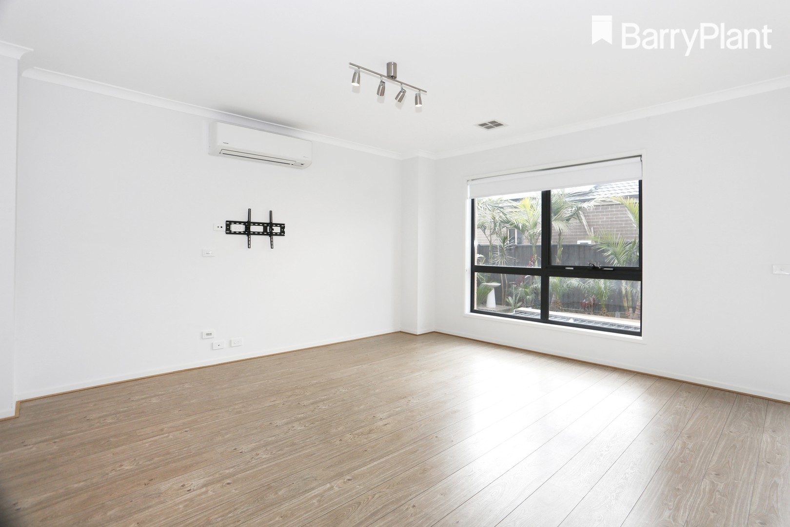 77 Eliburn Drive, Cranbourne East, VIC 3977, Cranbourne East - Thumbnail 2