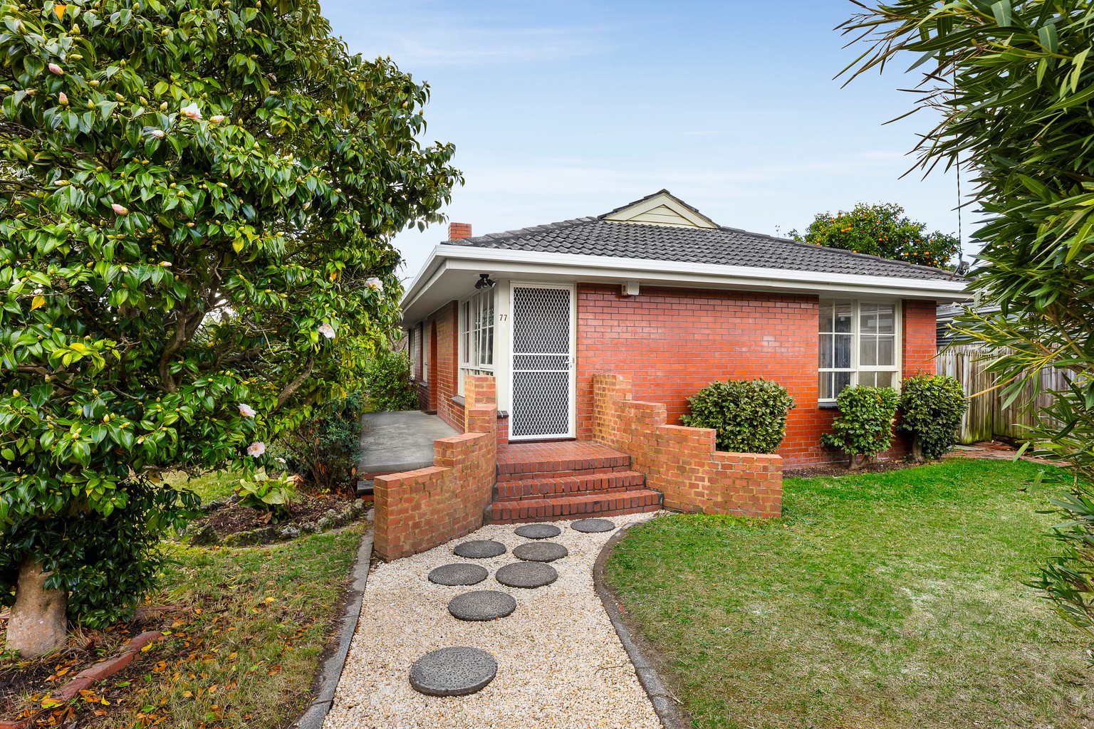 77 Geoffrey Drive, Kilsyth, VIC 3137 - Thumbnail 2 - 23/06/2025