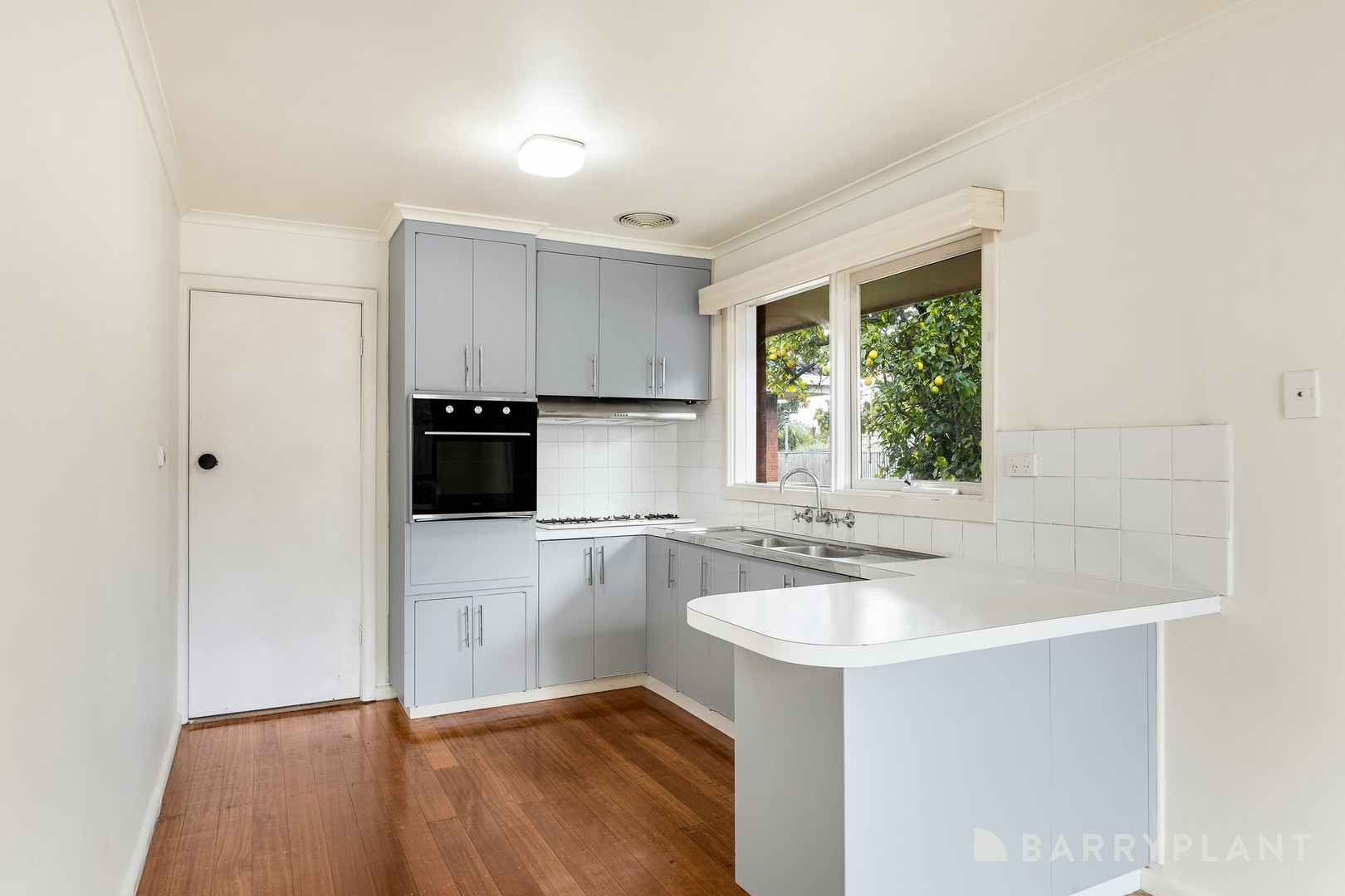 77 Geoffrey Drive, Kilsyth, VIC 3137, Kilsyth - Thumbnail 2