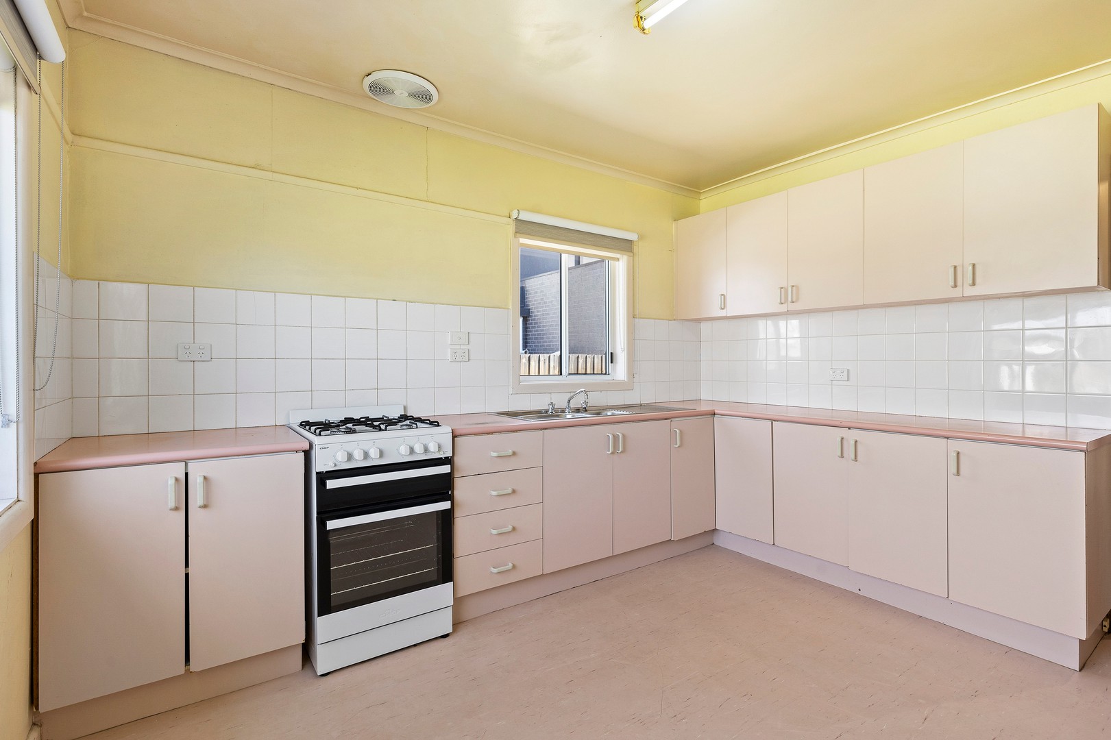 77 Glen Street, Glenroy, VIC 3046, Glenroy - Thumbnail 5