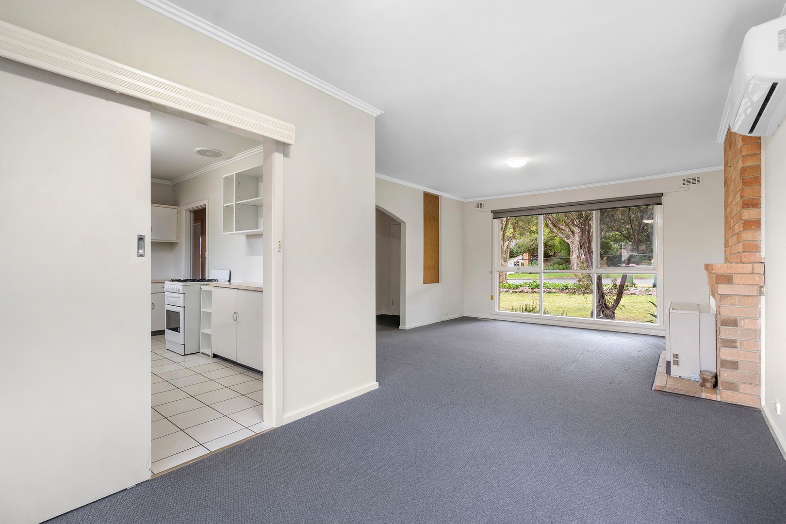 77 Highview Drive, Mooroolbark, VIC 3138, Mooroolbark - Thumbnail 3