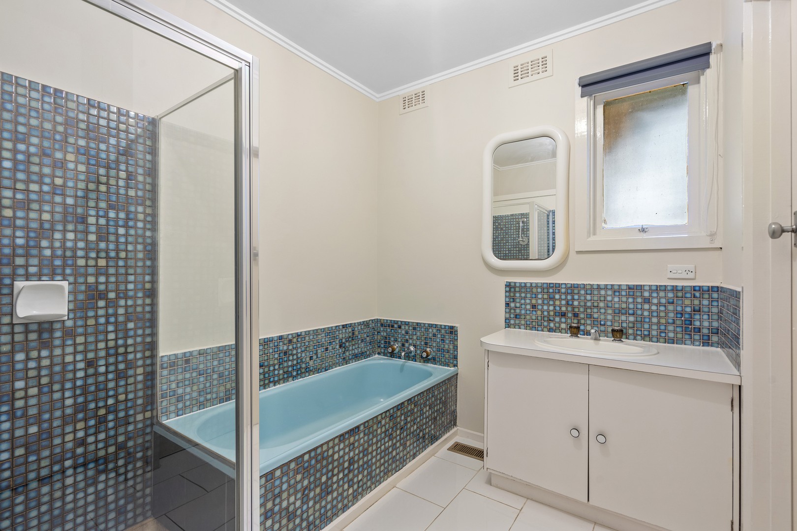 77 Highview Drive, Mooroolbark, VIC 3138, Mooroolbark - Thumbnail 6