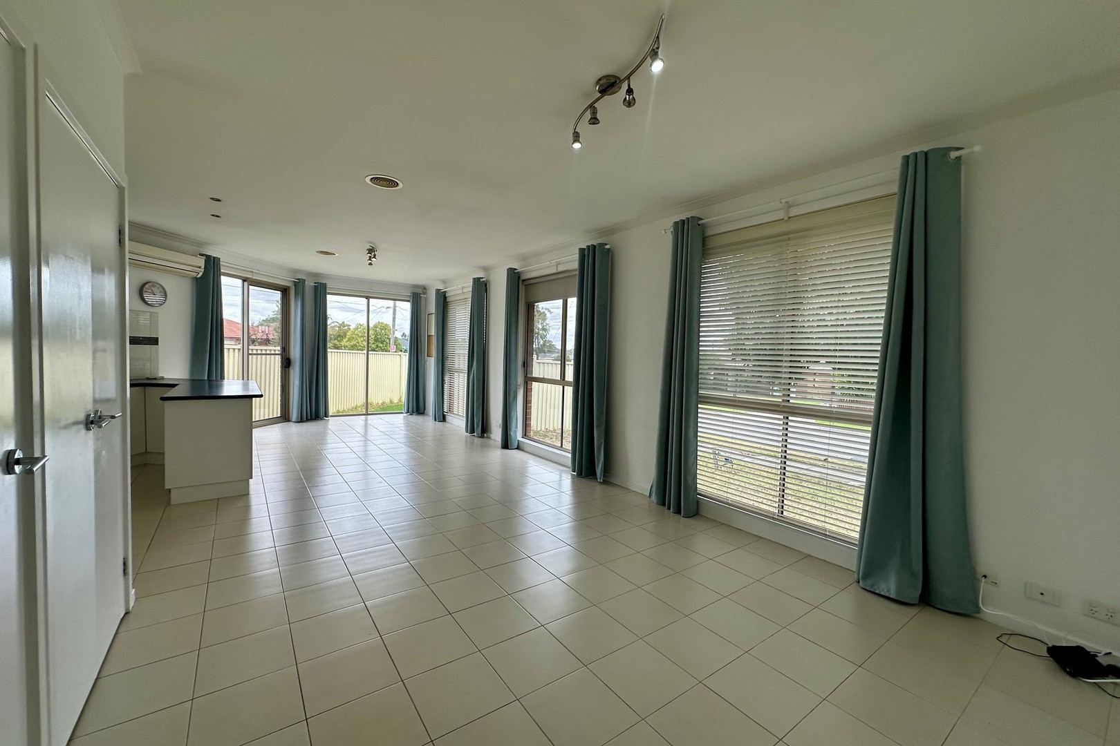 77 Marshall Avenue, St Albans, VIC 3021, St Albans - Thumbnail 3