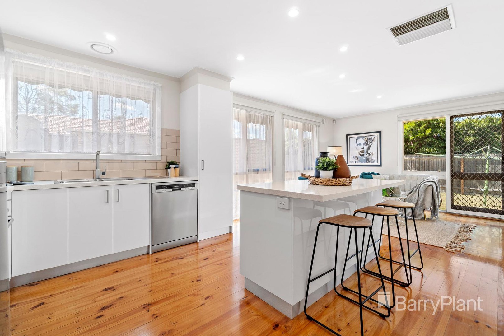 77 Mill Park Drive, Mill Park, VIC 3082, Mill Park - Thumbnail 4