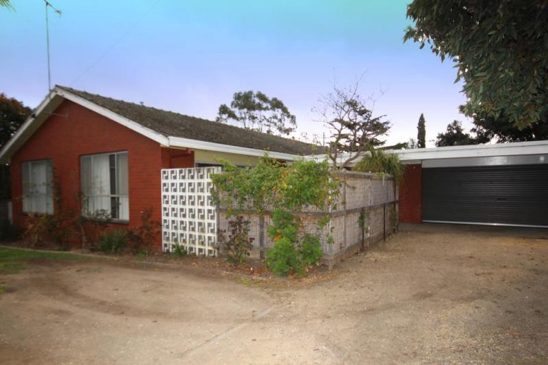 77 North Valley Road, Highton, VIC 3216, Highton - Thumbnail 7