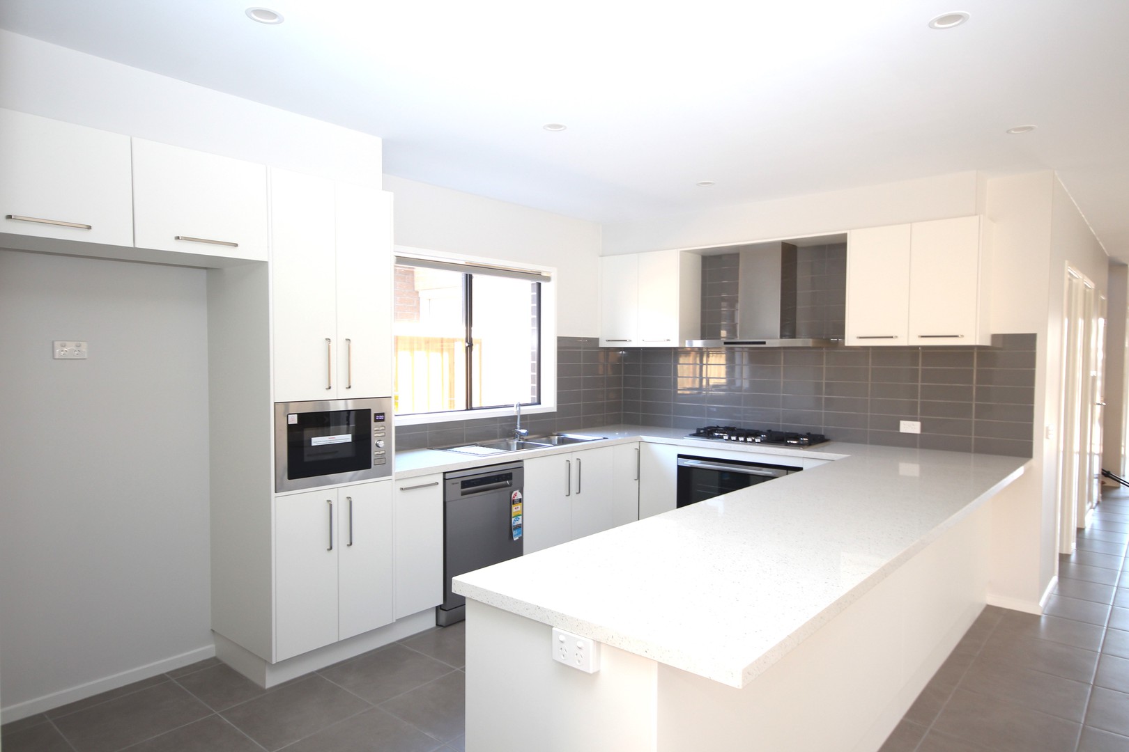 77 Pearlrock Drive, Mount Duneed, VIC 3217, Mount Duneed - Thumbnail 4