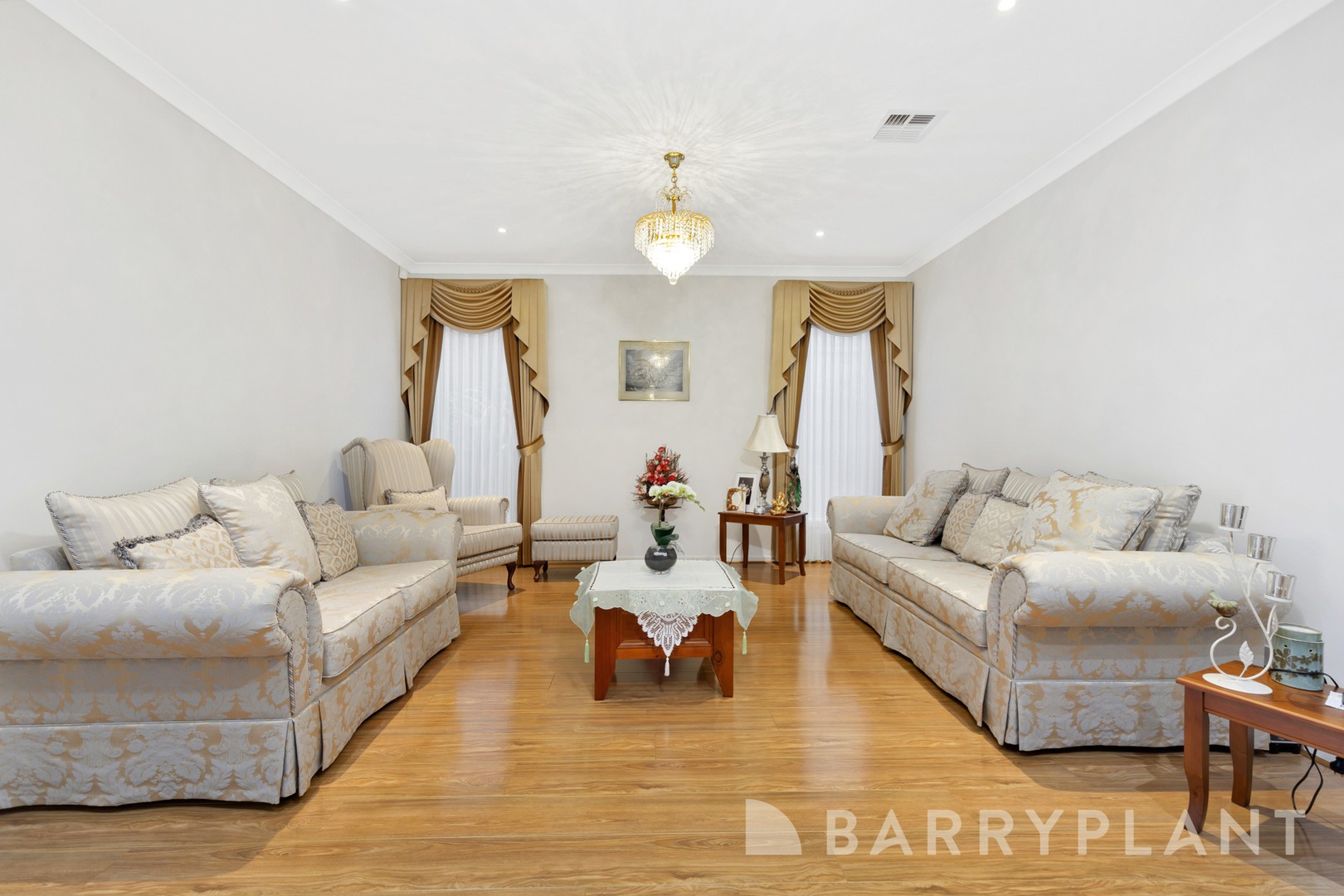 77 Queens Gardens, Bundoora, VIC 3083 - Thumbnail 2 - 17/02/2025