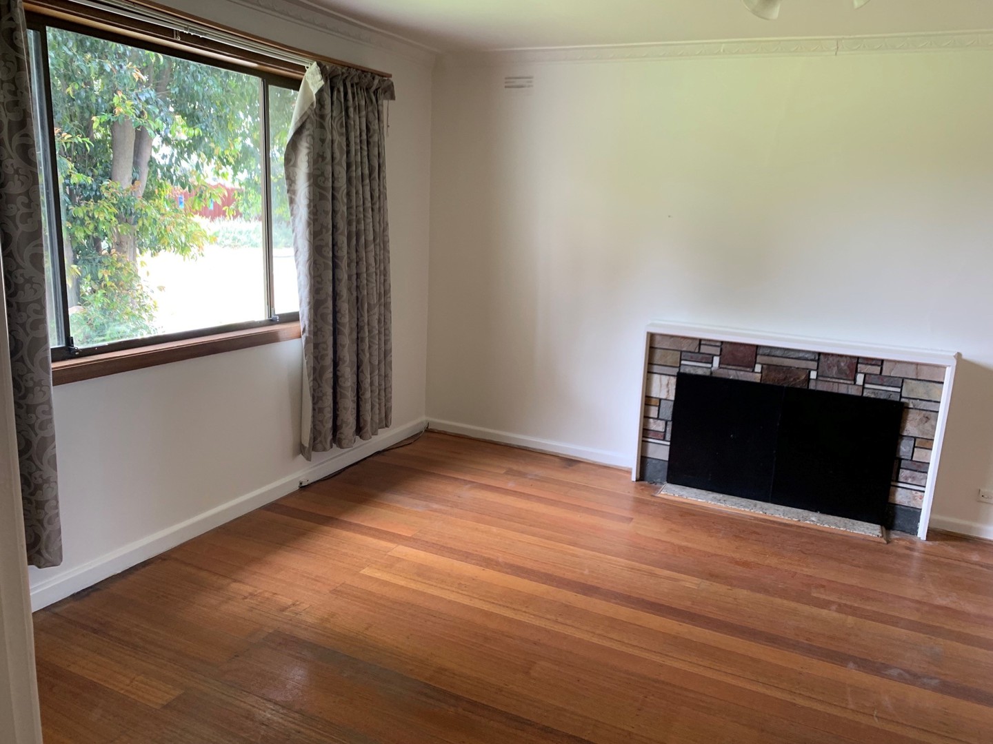 77 Ridgeway Parade, Sunshine West, VIC 3020 - Thumbnail 1 - 11/11/2021
