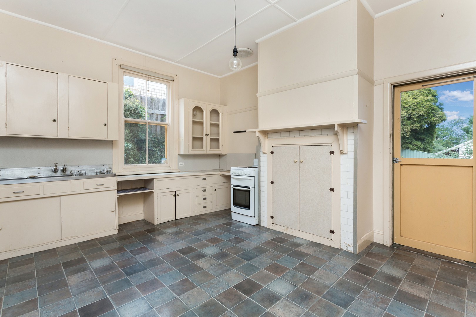 77 Rowan Street, Bendigo, VIC 3550, Bendigo - Thumbnail 3