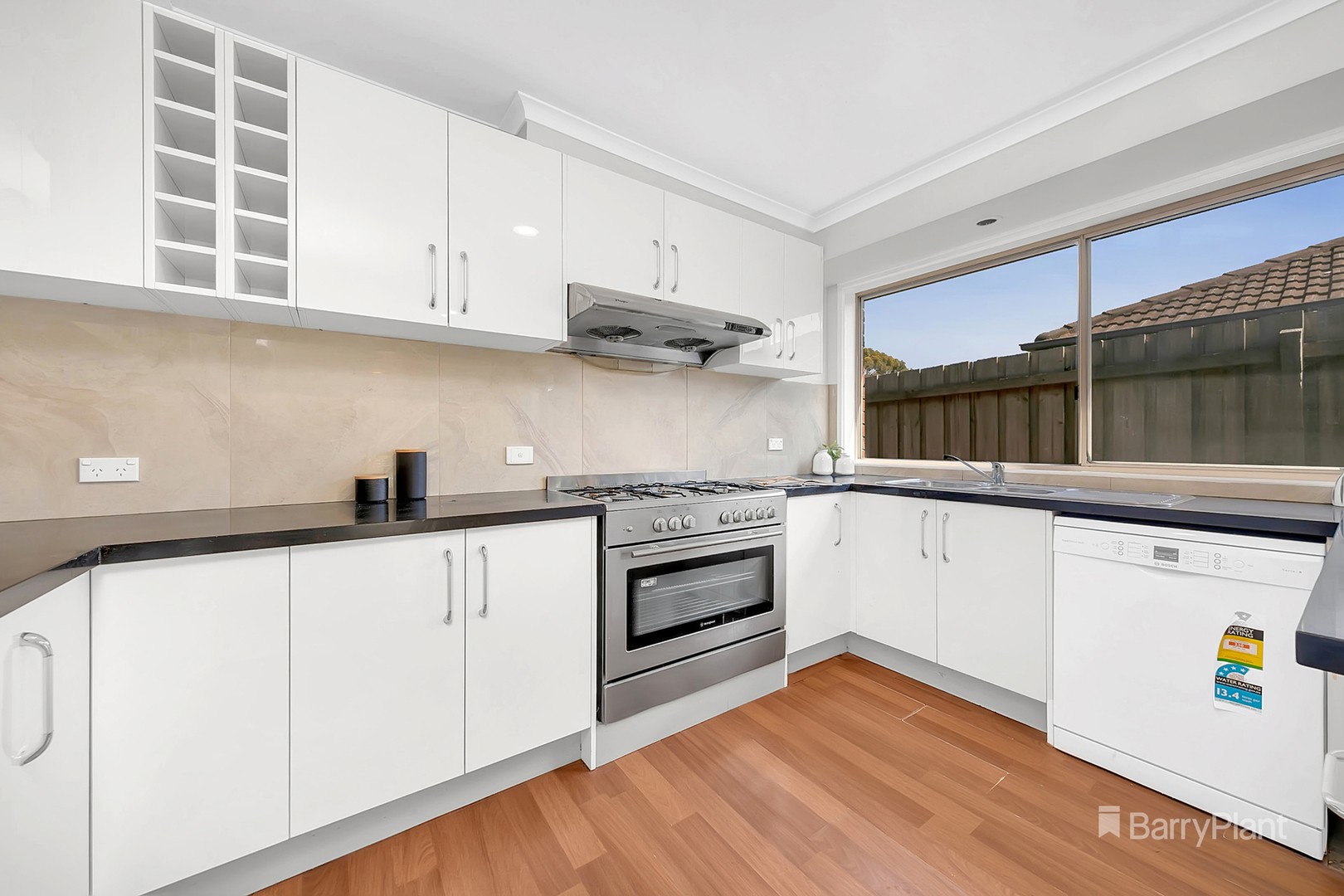 77 Thompson Circuit, Mill Park, VIC 3082, Mill Park - Thumbnail 3
