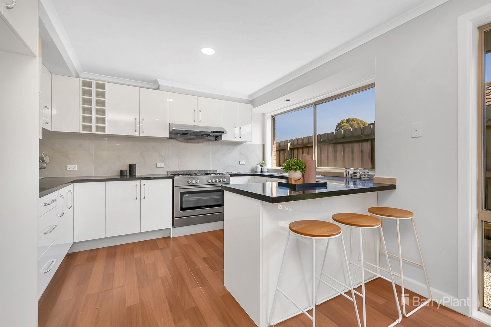 77 Thompson Circuit, Mill Park, VIC 3082, Mill Park - Thumbnail 4