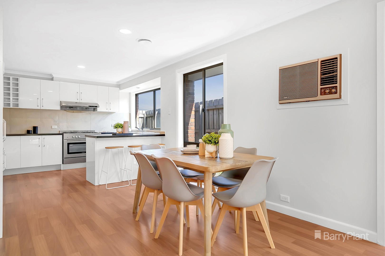 77 Thompson Circuit, Mill Park, VIC 3082, Mill Park - Thumbnail 5