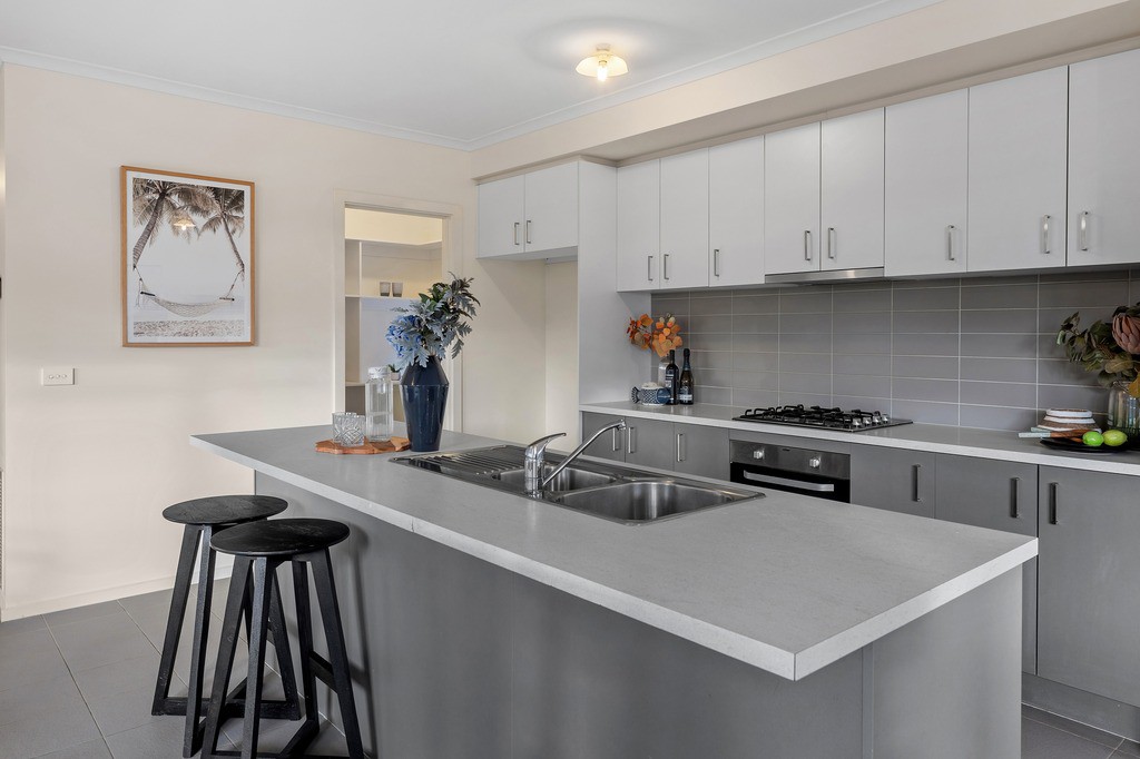 77 Wurrook Circuit, North Geelong, VIC 3215, North Geelong - Thumbnail 2