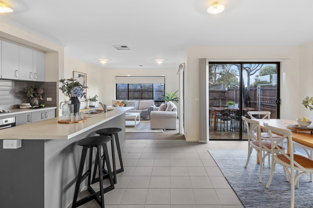 77 Wurrook Circuit, North Geelong, VIC 3215, North Geelong - Thumbnail 3