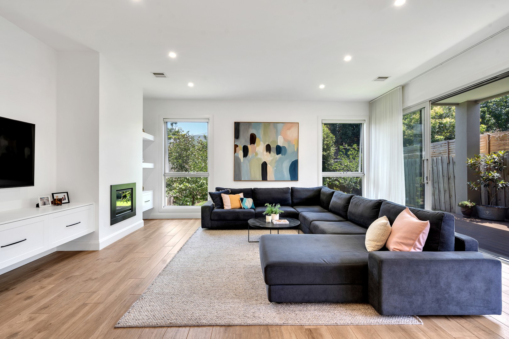 7A Diamond Street, Essendon West, VIC 3040 - Thumbnail 2 - 24/01/2025