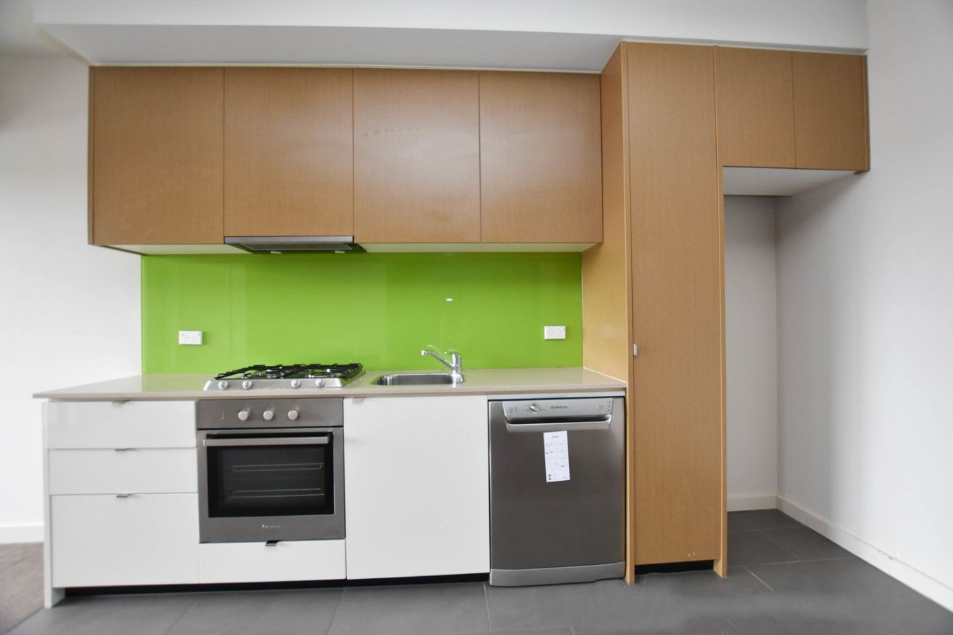 8/103 Atherton Road, Oakleigh, VIC 3166, Oakleigh - Thumbnail 2