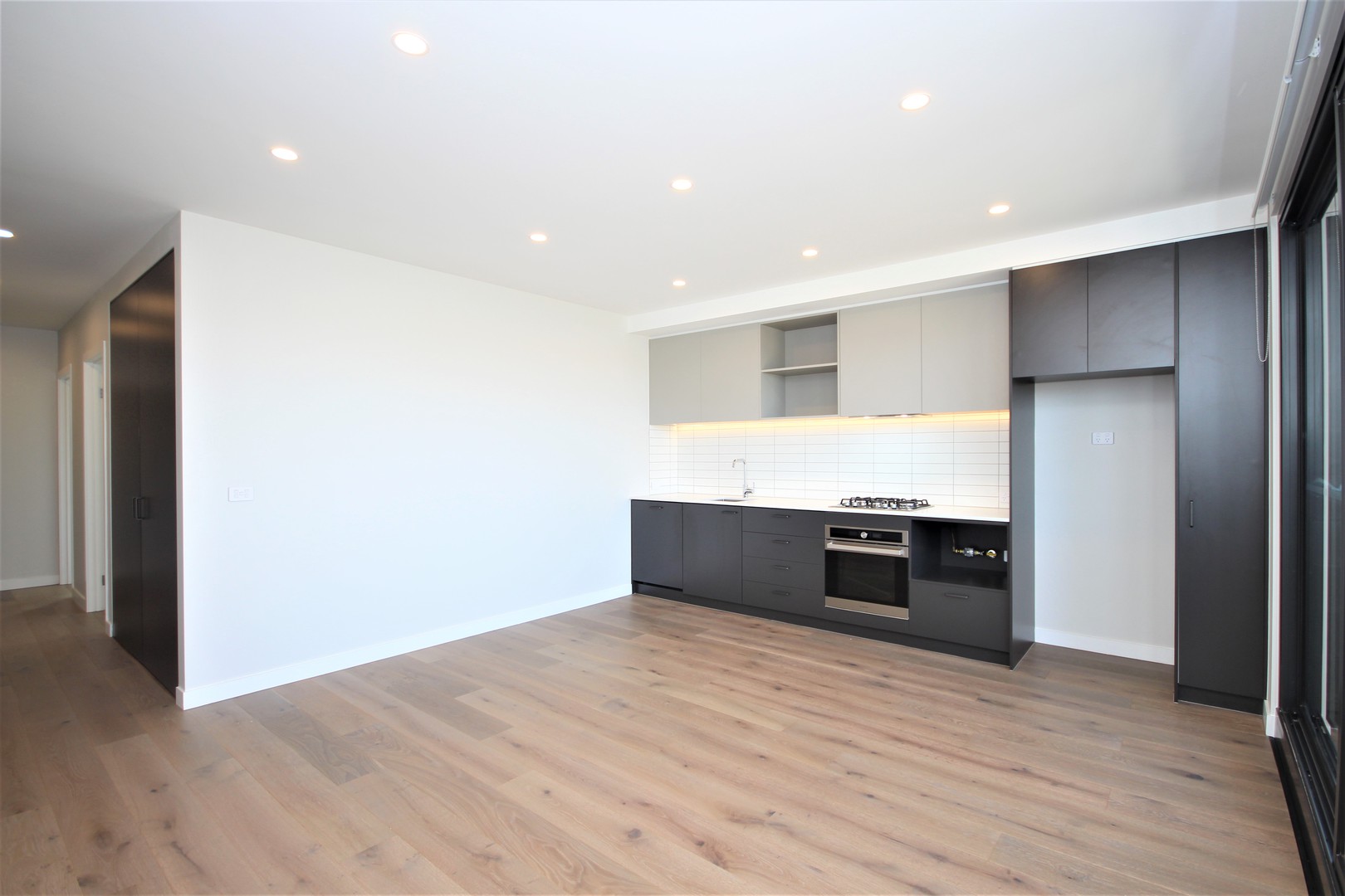 8/104 - 110 Colac  Road, Highton, VIC 3216, Highton - Thumbnail 2