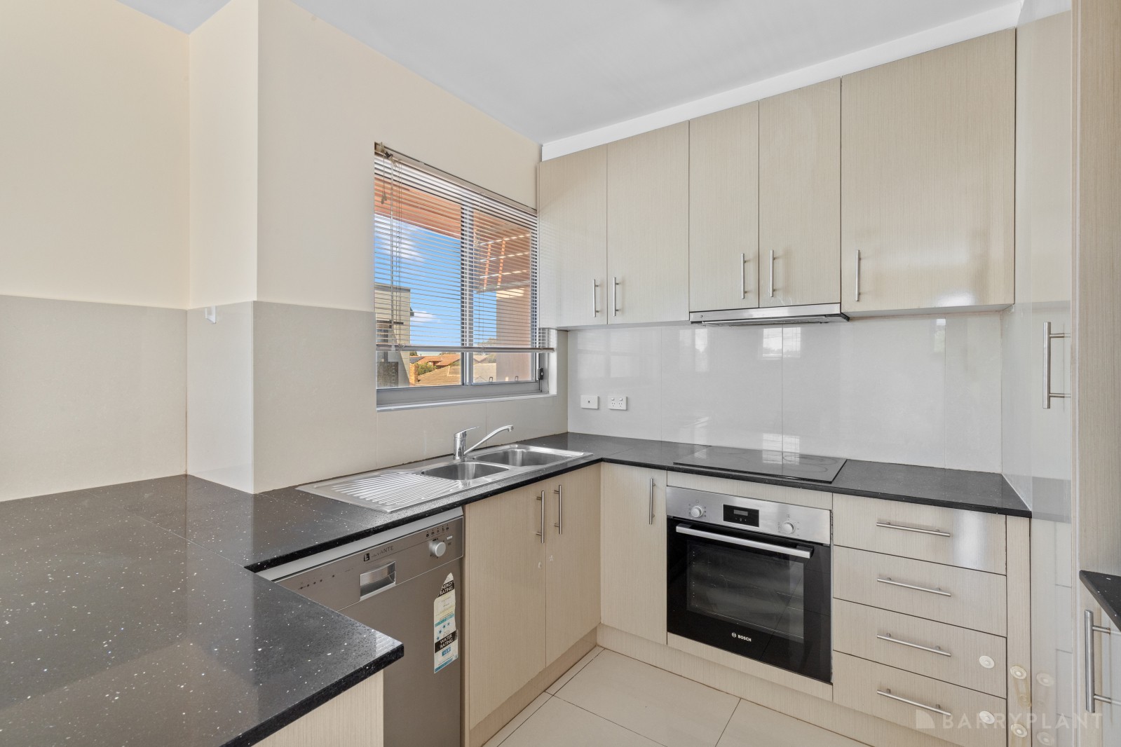 8/16 Noble Street, Noble Park, VIC 3174, Noble Park - Thumbnail 4